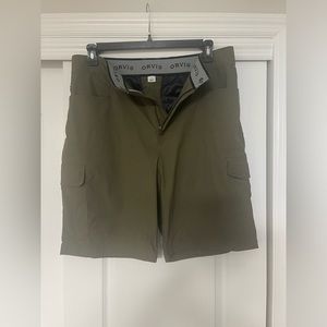 Men’s Orvis cargo shorts size 38 army green